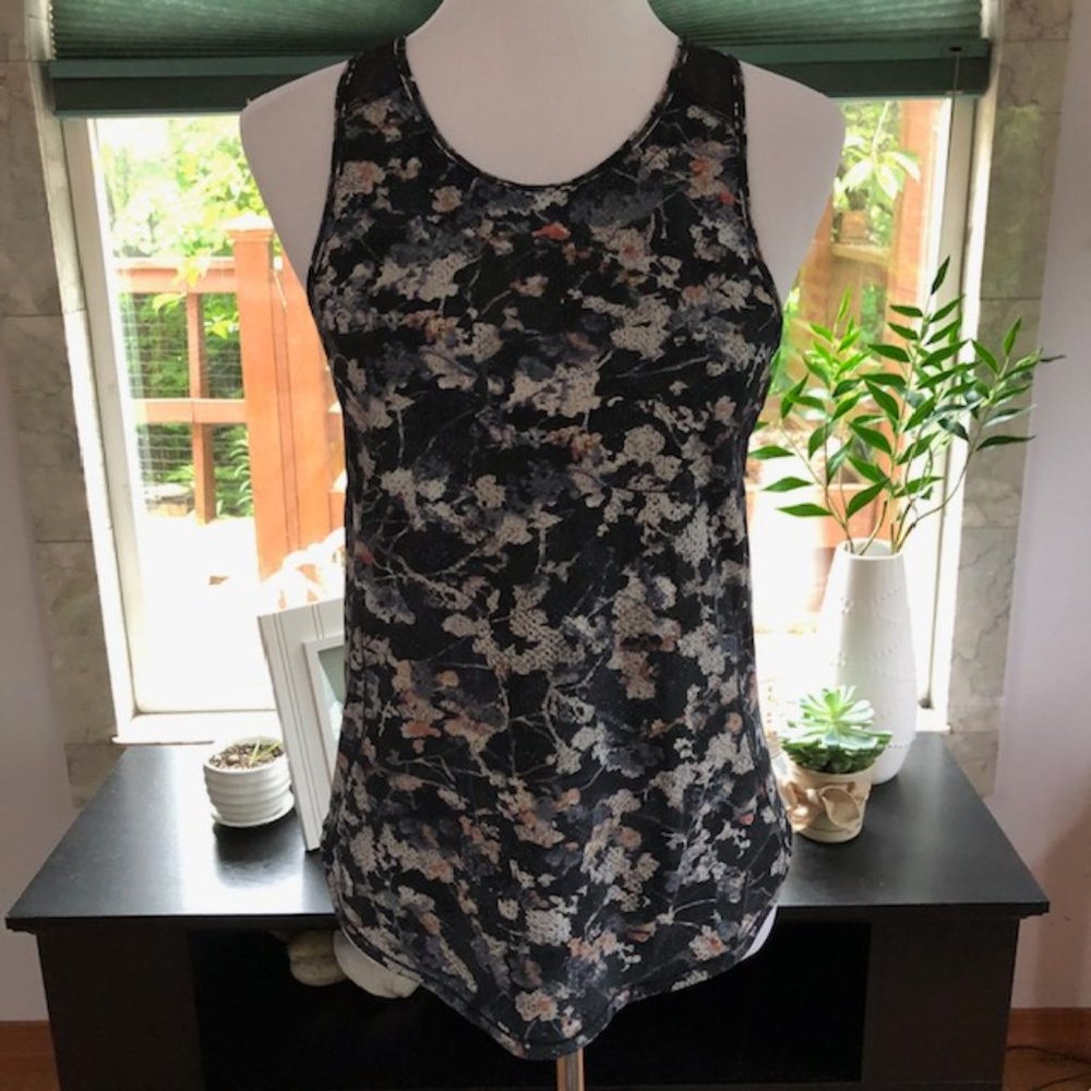lululemon athletica Women's Workout Tank Size 8